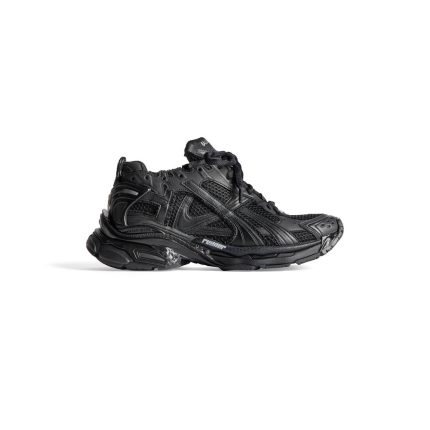 Mens Runner Sneaker in Black