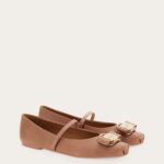 New Vara plate ballet flat