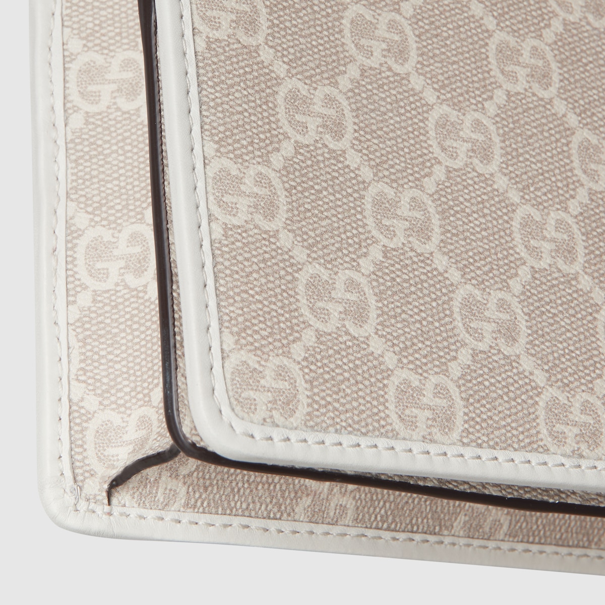 Gucci GG Emblem Super Mini Shoulder Bag - Image 7
