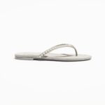 Cruise 2024/25 Thongs