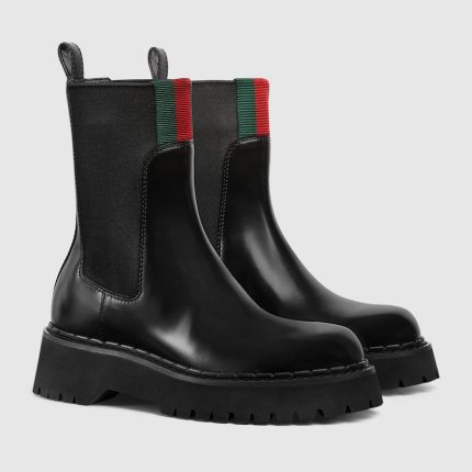 Womens boot with Web