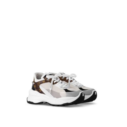 Run 55 Sneaker