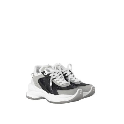 Run 55 Sneaker