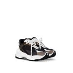 Run 55 Sneaker