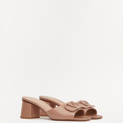 VLOGO SIGNATURE PATENT LEATHER SLIDE SANDAL 60MM