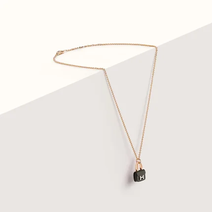 Amulettes Constance pendant