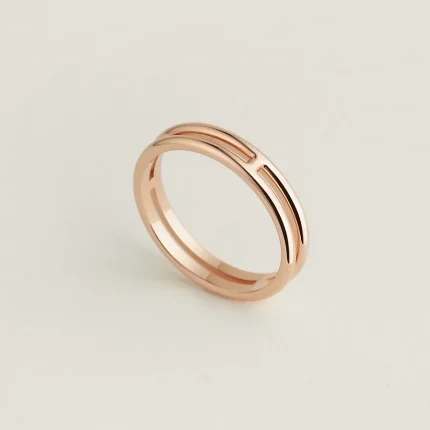 Ariane wedding band