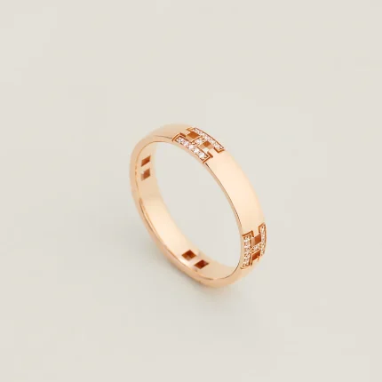 Ever Herakles wedding band